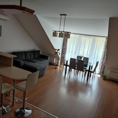 Larix Apartman Шарвар Екстер'єр фото