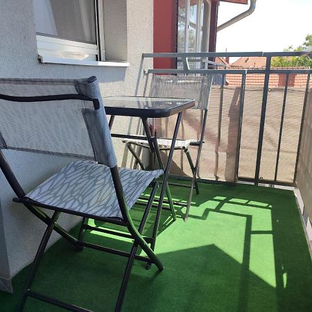 Larix Apartman Шарвар Екстер'єр фото
