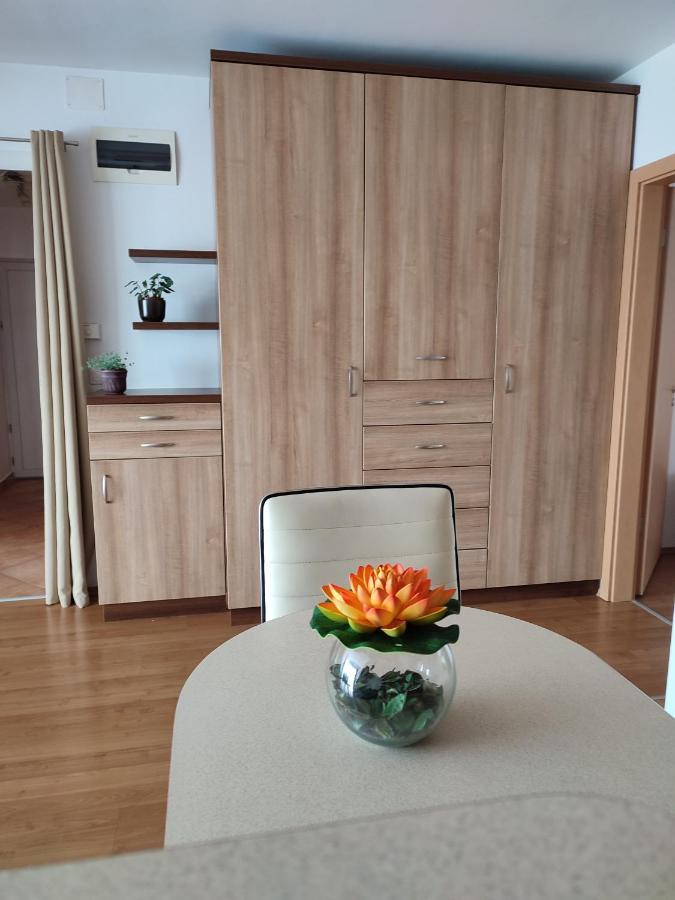 Larix Apartman Шарвар Екстер'єр фото