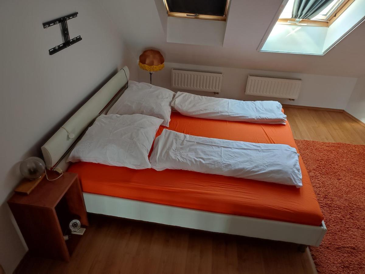 Larix Apartman Шарвар Екстер'єр фото