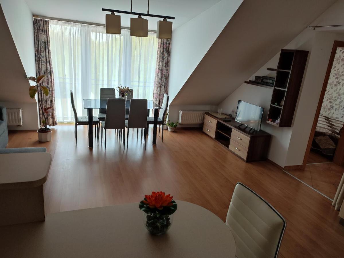 Larix Apartman Шарвар Екстер'єр фото