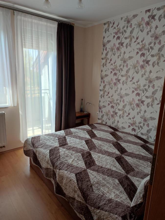 Larix Apartman Шарвар Екстер'єр фото