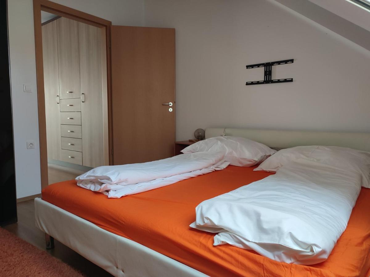 Larix Apartman Шарвар Екстер'єр фото